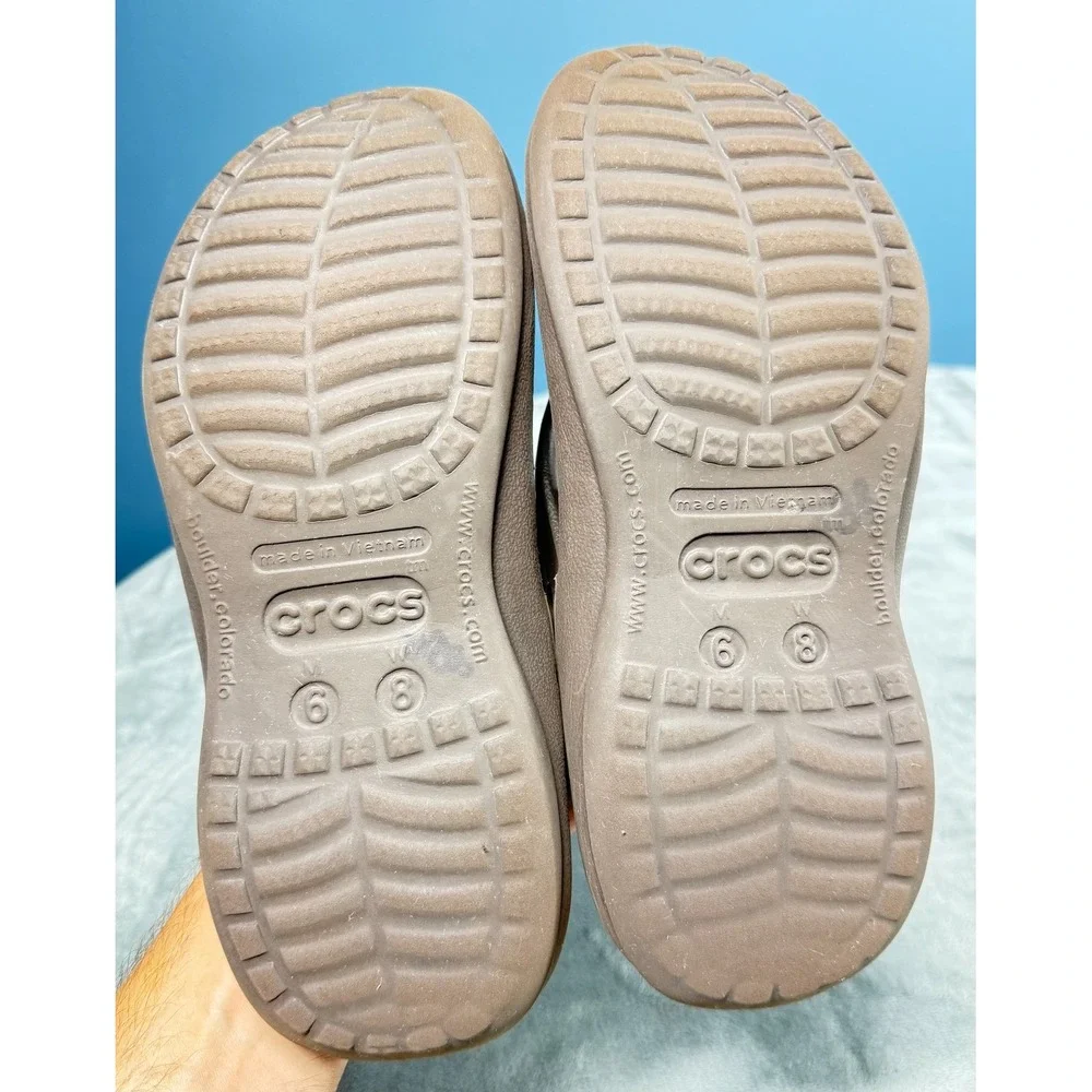 Crocs Sanrah Flip Flops Womens 8 Brown Wedge Sandals Thong Comfort